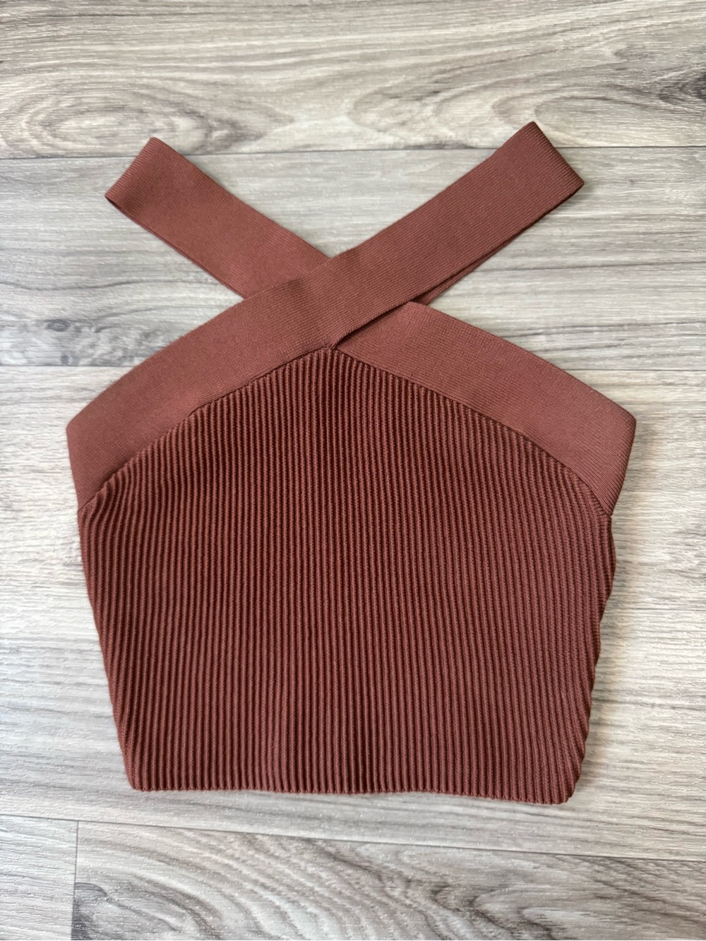 Aritzia Babaton Sculpt Knit Criss Cross Cropped Tank in Brown Size Extra Small